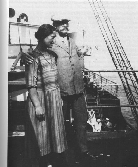 Lotte mit ihrem Vater Hugo Landé, Familienbesitz Landé, mit freundlicher Genehmigung