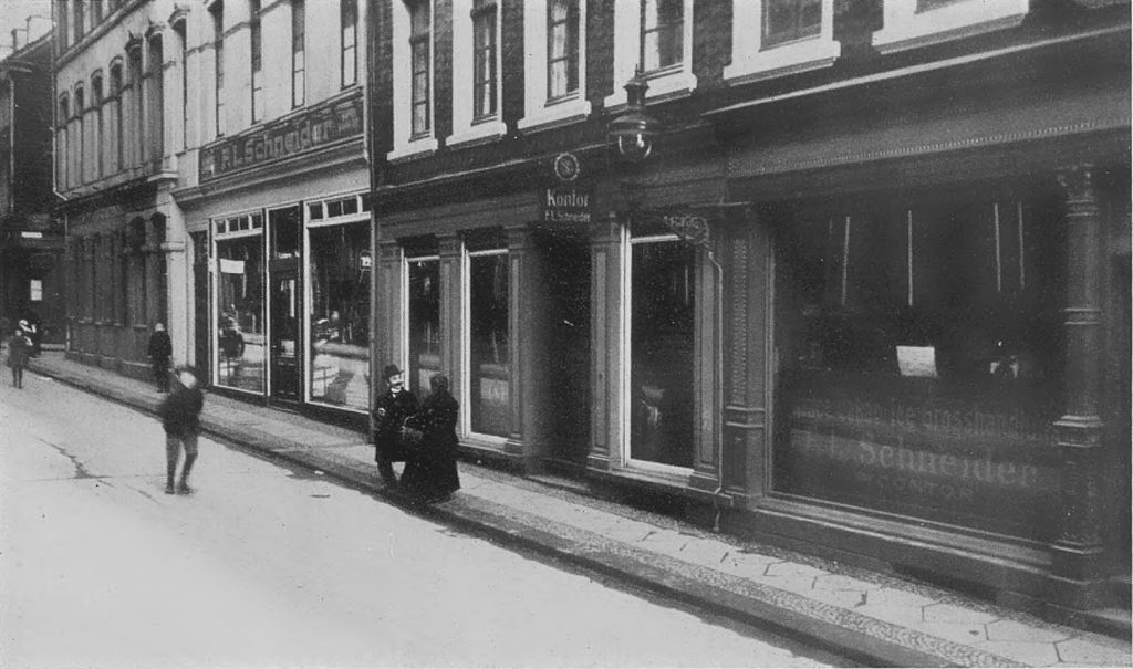 Kontor F.L. Schneider in der Luisenstraße | Foto: © mit frdl. Genehmigung des Bergischen Verlages | RS Gesellschaft für Informationstechnik | Auf dem Knapp 35 | 42855 Remscheid und Jörn Flüshöh Kontor F.L. Schneider in der Luisenstraße | Foto: © mit frdl. Genehmigung des Bergischen Verlages | RS Gesellschaft für Informationstechnik | Auf dem Knapp 35 | 42855 Remscheid und Jörn Flüshöh